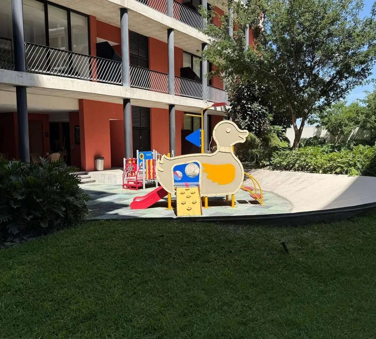 Loft-Piscina-Gym-Ludoteca Apartment Guadalajara